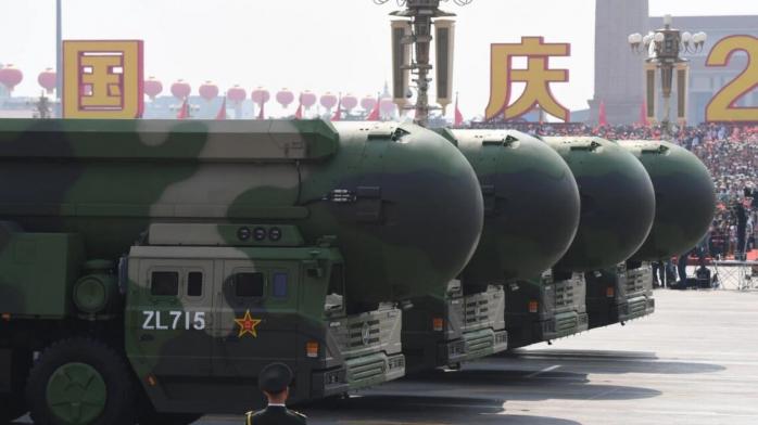 Китай має намір потроїти свій запас ядерних боєголовок до 2035 року