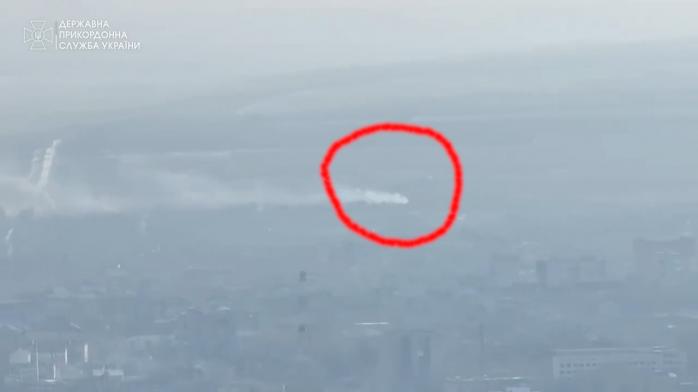 Російський літак збили в районі Бахмуту, скріншот відео