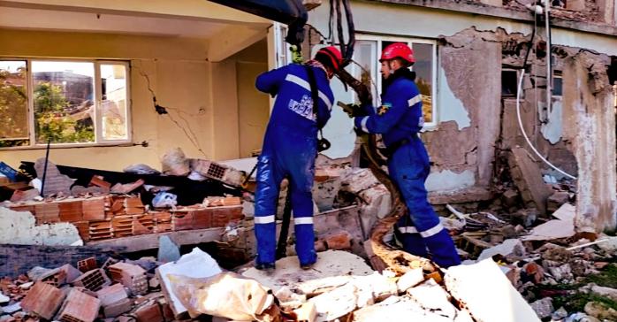 Украинские спасатели помогают в ликвидации последствий землетрясения в Турции, скриншот видео