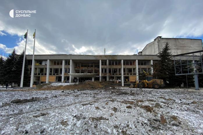 Московиты ударили по центру выдачи гуманитарной помощи в Константиновке (ФОТО)