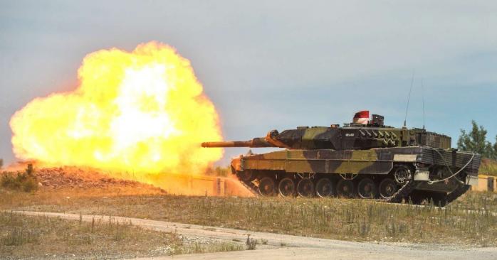 Танк Leopard 2 стреляет, фото: Defense Visual Information Distribution Service
