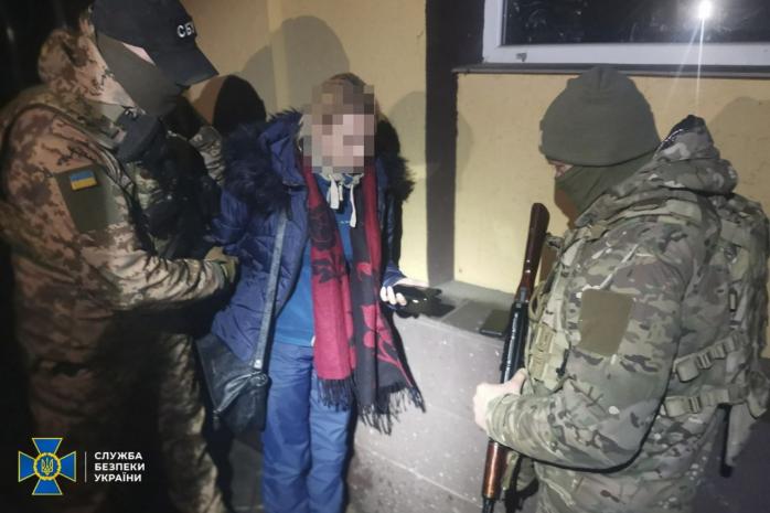 Обходила местность и сообщала о позициях ВСУ — в Донецкой области задержали местных российских шпионов (ФОТО)