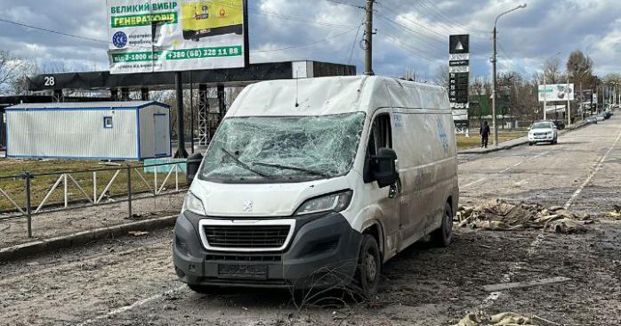 Кадри наслідків обстрілу Хмельницького показала ОВА. Фото: Сергій Гамалій