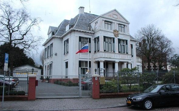 По подозрению в шпионаже Нидерланды высылают из страны российских дипломатов