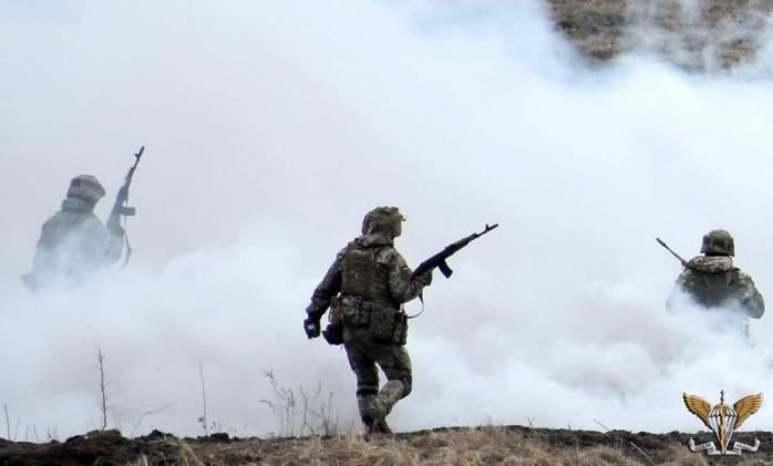 Воги в люк і ракети в бік - Сухопутні війська показали, як палять російські БМП