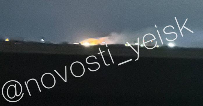 По всей вероятности, последствия взрыва на аэродроме в Ейске, фото: социальные сети