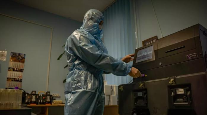Запад предоставил Украине мобильные ДНК-лаборатории, способные идентифицировать погибших за несколько часов