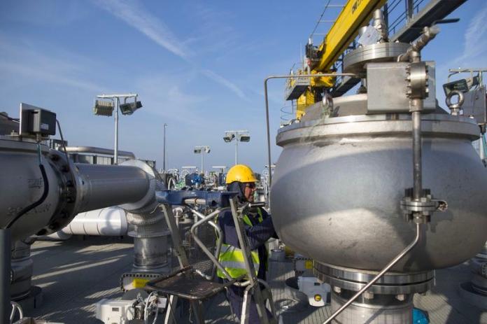 EU to buy natural gas for the first time