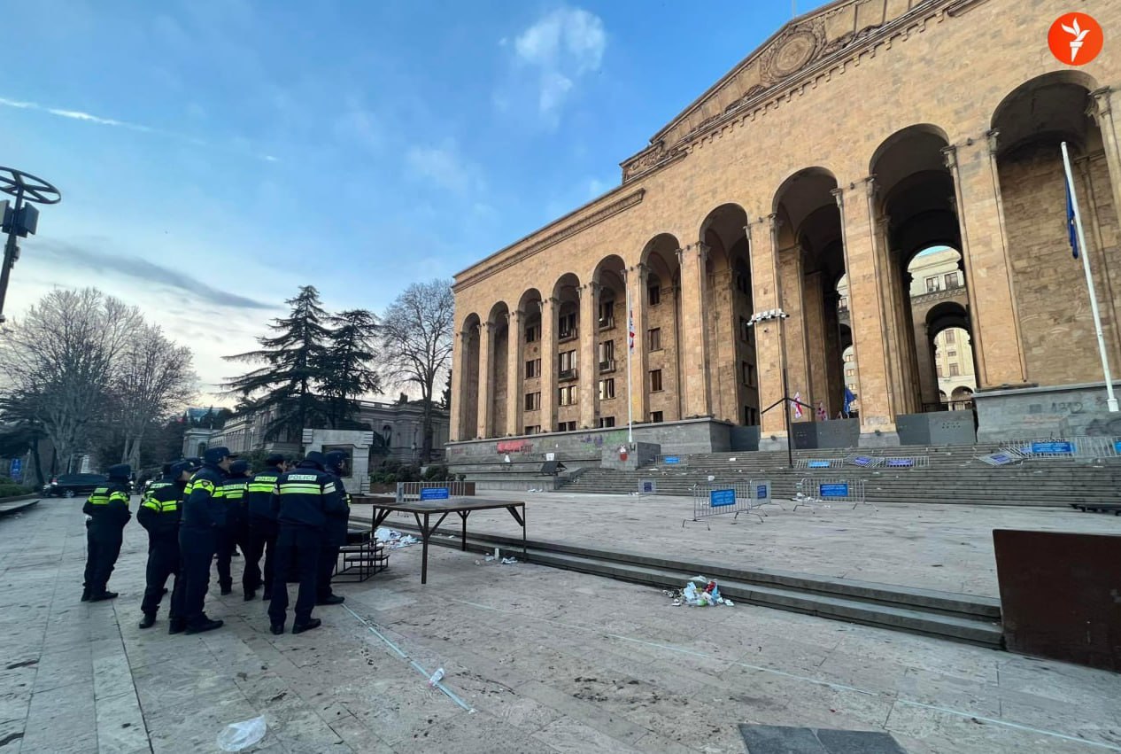 Ситуація біля парламенту Грузії уранці 9 березня