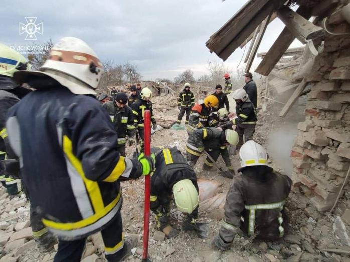 У Львівській ОВА показали наслідки ракетного удару по Золочівському району 