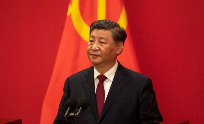 Си Цзиньпин после смены конституции в третий раз возглавил Китай