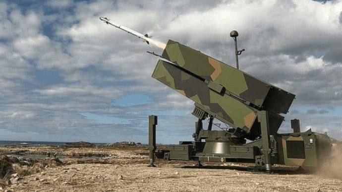 Норвегия передает Украине два укомплектованных взвода системы ПВО NASAMS