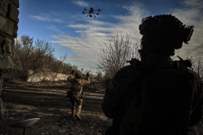 Воздушный снайпер-"Аэробомбер" из 30 ОМБр забросал блиндаж оккупантов гранатами 