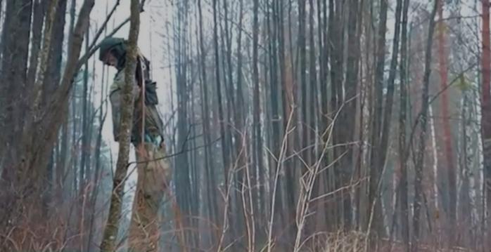 Манекен у військовій формі налякав білоруських прикордонників, скріншот відео