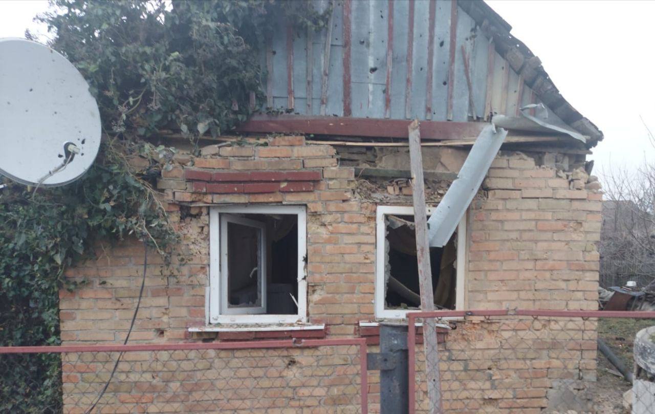 Ворог обстріляв житлові квартали Марганця. Фото: Сергій Лисак у Telegram