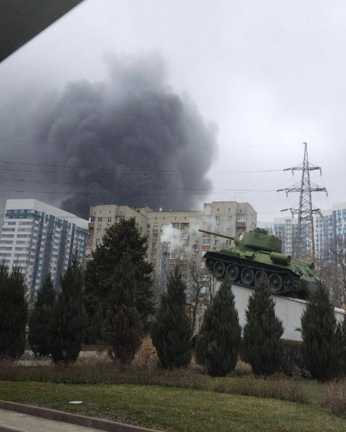  В Ростове-на-Дону горит здание фсб, очевидцы слышали взрыв