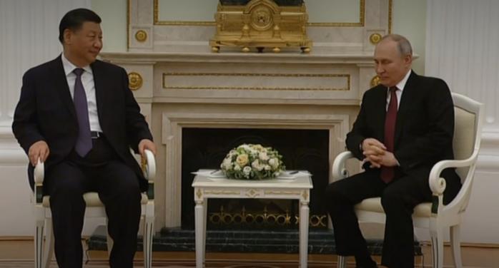 путин и Си Цзиньпинь провели неформальную встречу в Кремле