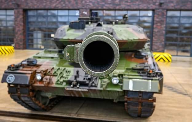Норвегия отправила в Украину новую партию танков Leopard 2
