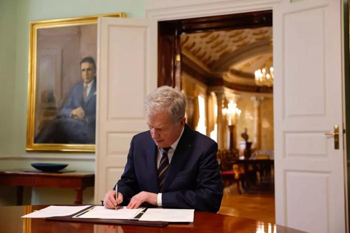 Президент Фінляндії підписав закон про вступ країни до НАТО 