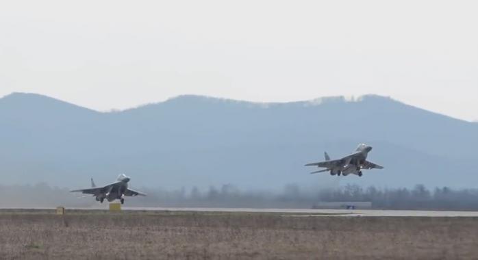 Гей, соколи — Словакия показала момент взлета МиГ-29 в Украину