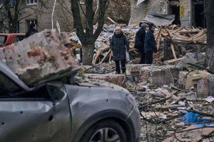 Опубликованы новые фото из Славянска, по центру которого рашисты ударили ракетами С-300