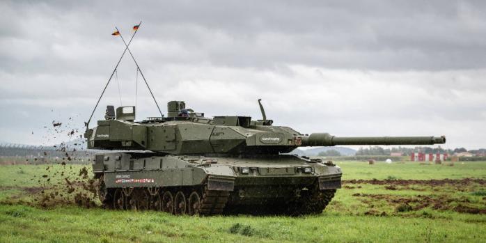В Україну прибули 18 танків Leopard 2 та близько 40 БМП Marder