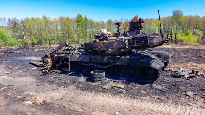 Обнаружили, обездвижили и добили – как противотанкисты жгут российские Т-90