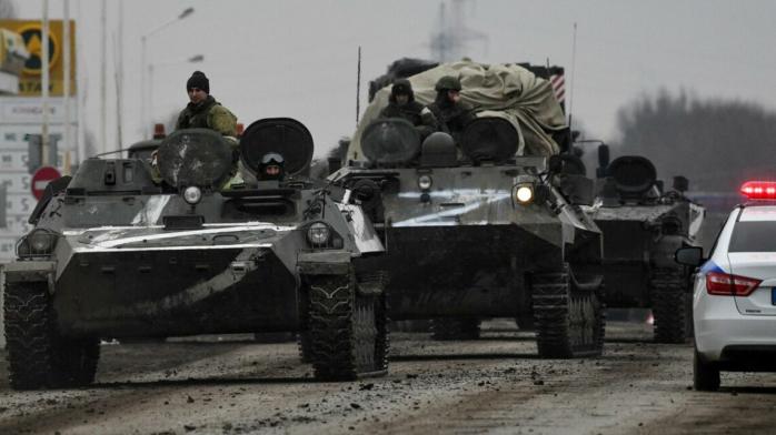 рф вывела военную технику со складов на севере Крыма. Фото: defence-ua