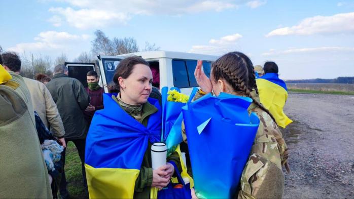  Новый обмен — сотню пленных удалось вернуть в Украину, среди них есть защитники «Азовстали» и Гостомеля