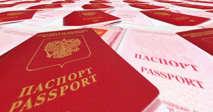 Окупанти погрожуть депортувати жителів Херсонщини без російських паспортів