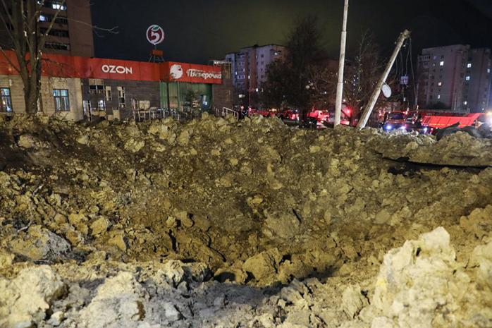 У Бєлгороді біля місця вибуху російської бомби знайшли ще одну