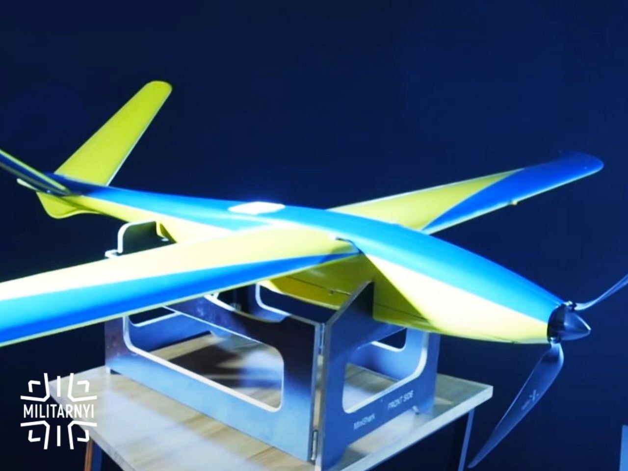 В Україні представили новий розвідувальний БПЛА MiniShark, який літає на 35 км 