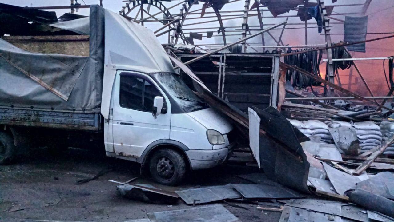 У Дніпрі рашисти влучили у приватний будинок і склад, загинули 2-річна дівчинка та 31-річна жінка