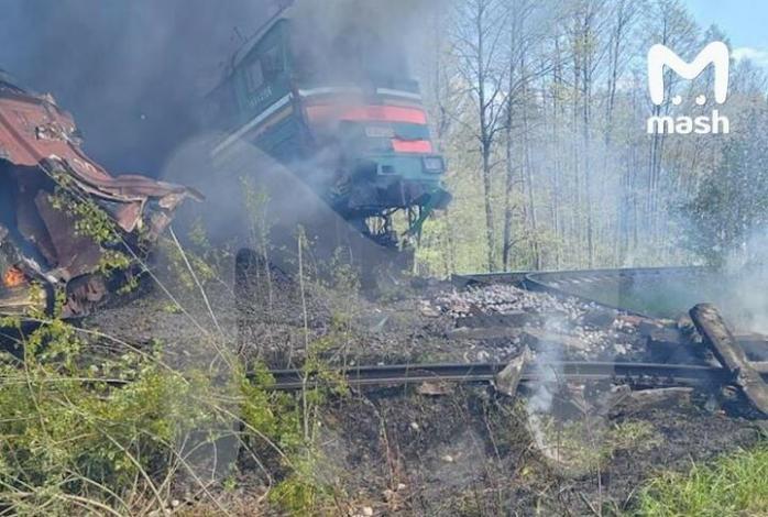 Грузовой поезд, пострадавший после взрыва в Брянской области. 1 мая 2023 года. Фото: t.me/breakingmash