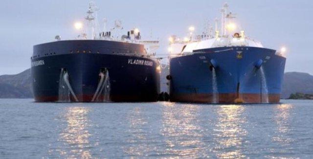 Євросоюз хоче заборонити доступ до своїх портів суднам, які намагаються обходити нафтові санкції проти рф