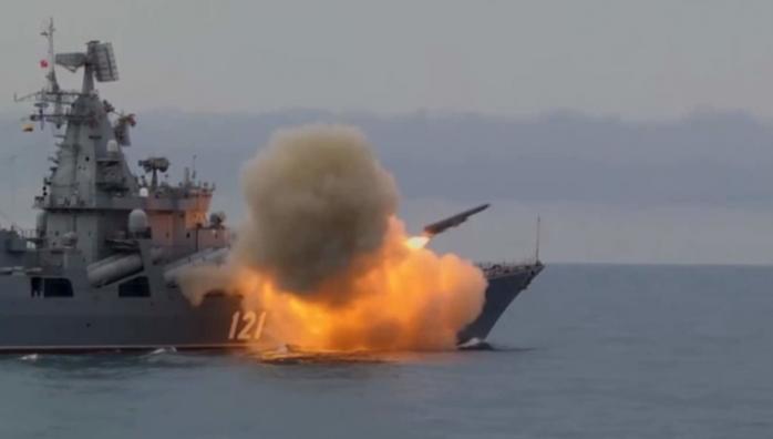 Армия рф держит в Черном море пять ракетоносителей с 28 «Калибрами»