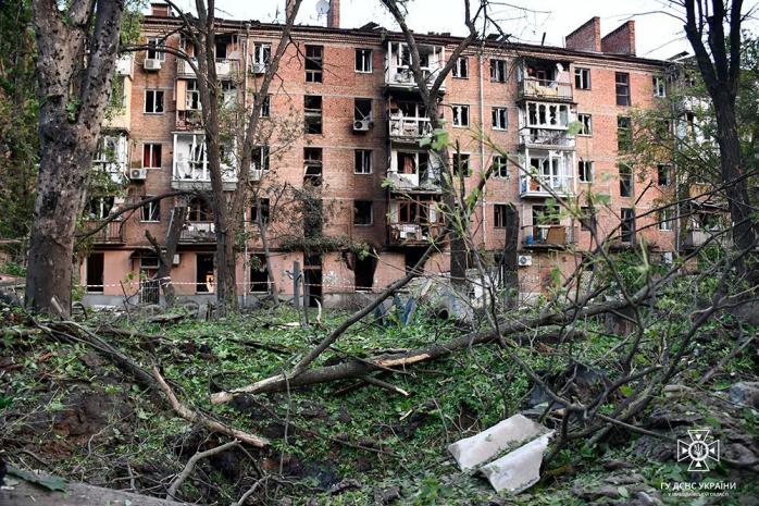 Жилой дом в Николаеве после ночного удара россиян