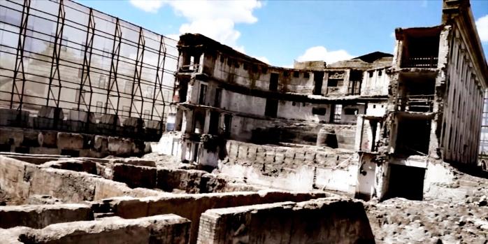 Драмтеатр Мариуполя был разрушен российскими обстрелами, скриншот видео