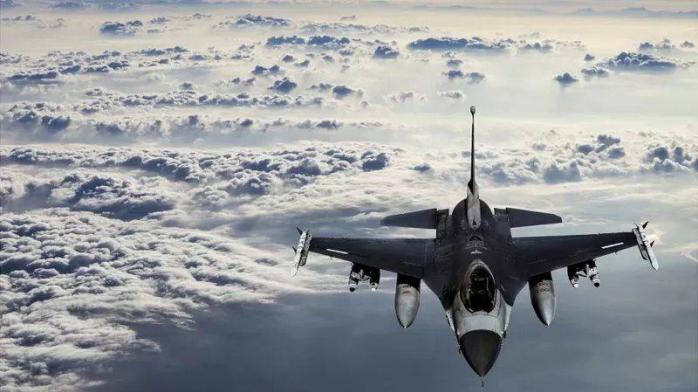 Байден сказал союзникам по G7 о поддержке совместного обучения украинцев на F-16