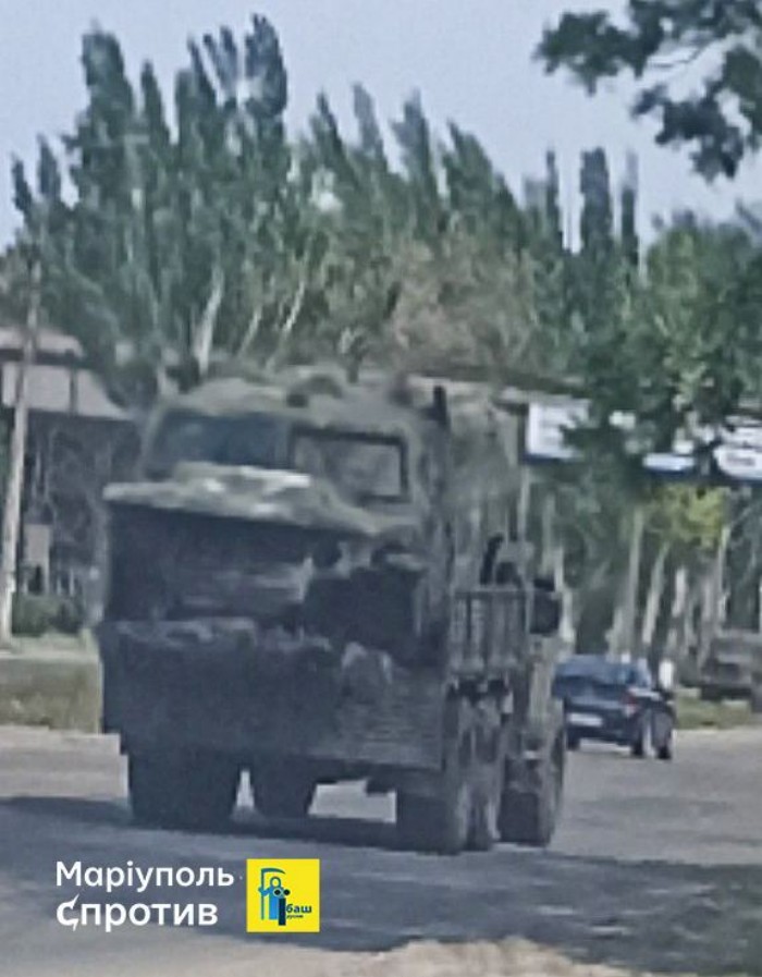 Російська техніка у Маріуполі, фото: Петро Андрющенко