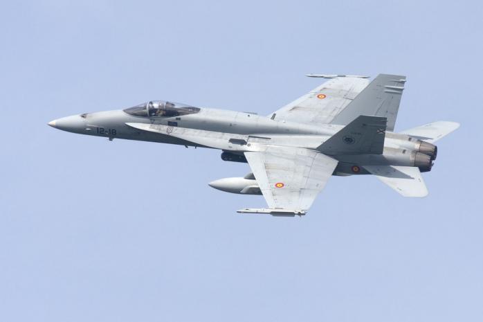 Винищувач F/A-18 розбився на авіаційній базі в Іспанії 