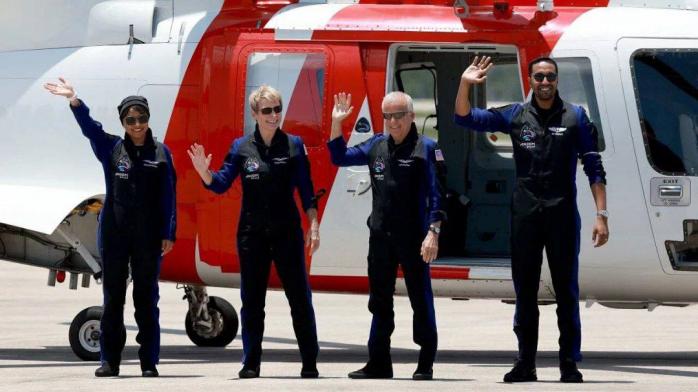 SpaceX відправила на МКС жінку-командира і трьох туристів - хто в екіпажі