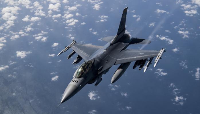 Пентагон у квітні почав готувати зміну позиції США щодо F-16 для ЗСУ — NYT