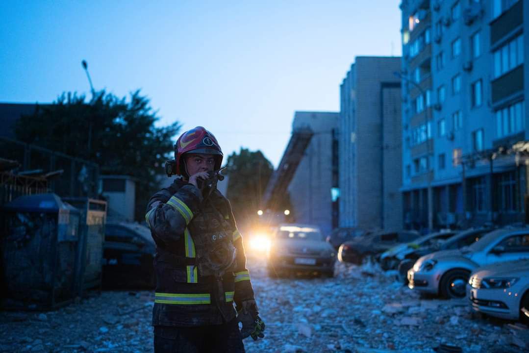 Наслідки атаки на Київ. Фото: ДСНС