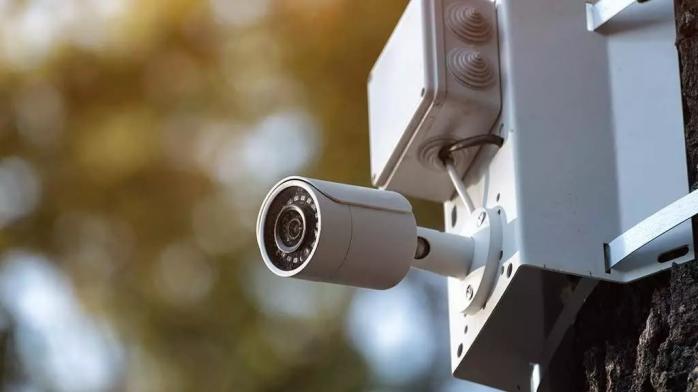 СБУ закликає власників вуличних камер негайно припинити онлайн-трансляції 