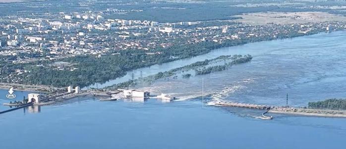 Появился спутниковый снимок разрушенной дамбы Каховской ГЭС