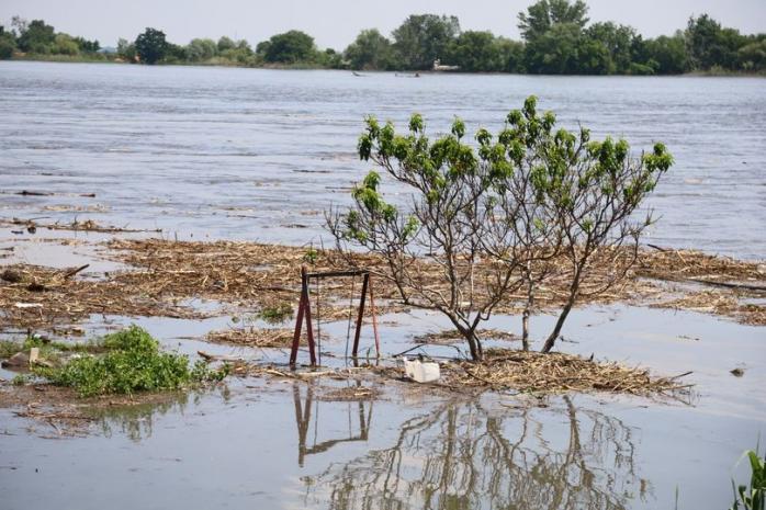 В Херсоне за ночь уровень воды в Днепре значительно вырос (ФОТО)