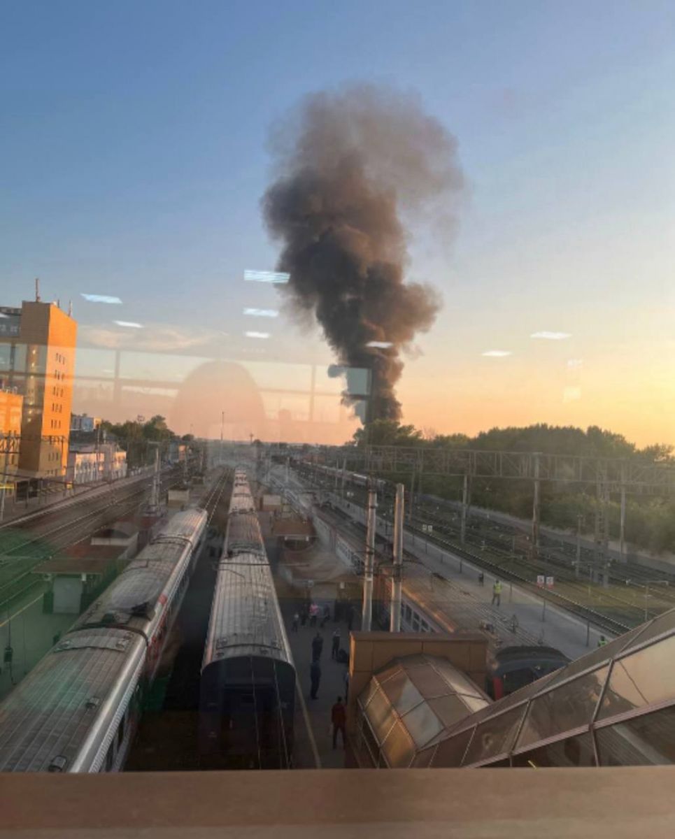 Масштабна пожежа виникла на вокзалі в уфі. Фото: росЗМІ