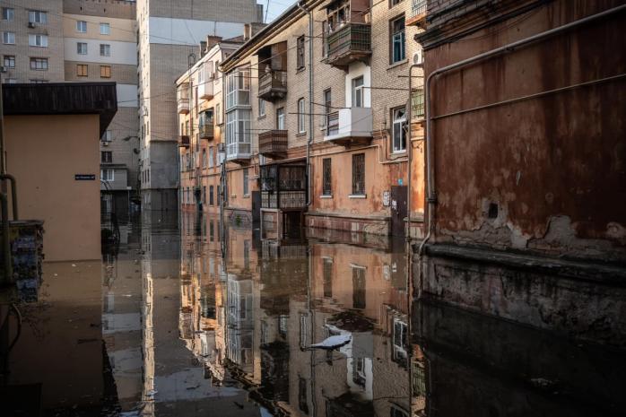 Уровень воды в затопленных районах Херсонской и Николаевской областей снижается