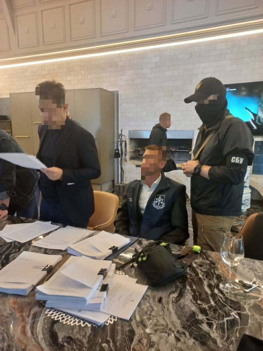 Чинний нардеп за 50 тис. дол. обіцяв «відмазати» іноземця від екстрадиції